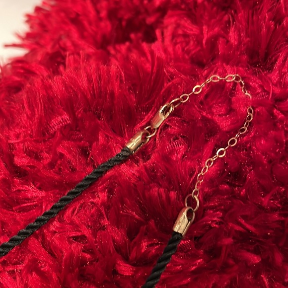 Beautiful Heart Pendant. Pendant 1 1/2” long X 1 1/4”.  Cord is 18” long - Picture 4 of 5